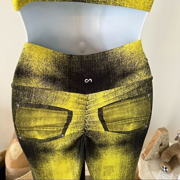 CANOAN - SCRUNCH BOOTY LEGGING - YELLOW JEANS PRINT (P/S) - Picture 7 of 11